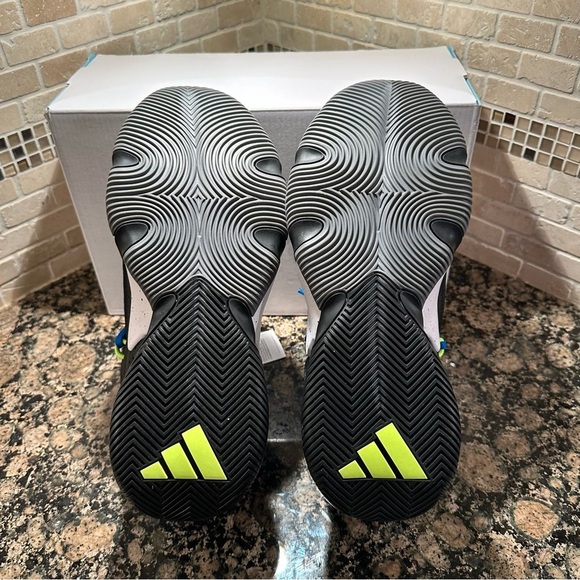 Trae Unlimited Adidas Basketball Shoes New in Box Size 7 - Picture 5 of 11